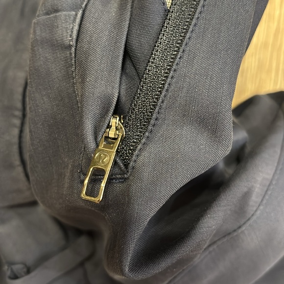 Lululemon Men’s pants. Waist 40. - Picture 4 of 11